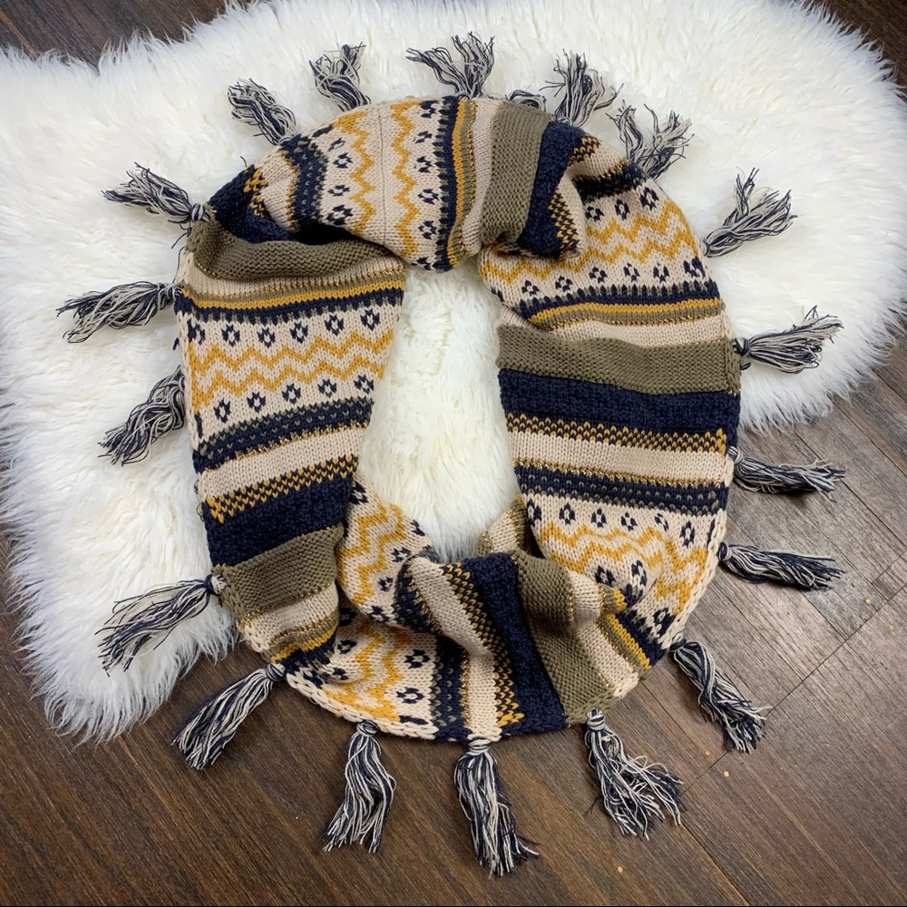 Buckle NWT Women’s Thick Warm Gold & Navy Blue Infinity Scarf with Fringe